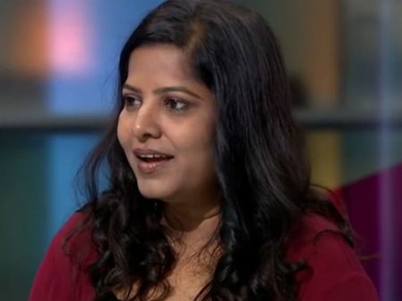 'வெள்ளை வேன் கதைகள்'... - லீனா மணிமேகலையின் மனதைப் பதற வைக்கும் படம்!