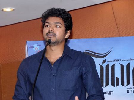 முருகதாஸ் படத்தை முடித்துவிட்டு ஜில்லா இயக்குனர் படத்தில் நடிக்க விரும்பும் விஜய்