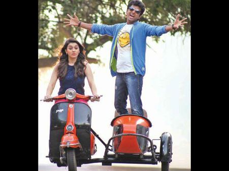 ‘மான் கராத்தே’க்காக கடும் மூடுபனியில் ‘லுங்கி’ டான்ஸ் ஆடிய ஹன்சிகா