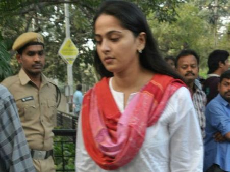 நாகேஸ்வர ராவ் உடலுக்கு நடிகர், நடிகைகள் அஞ்சலி