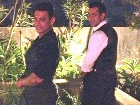 ச்சீய்... பப்ளிசிட்டிக்காக 'உச்சா' போவதையெல்லாம் கூடவா ஷேர் பண்ணுவீங்க ஆமீர் கான்?