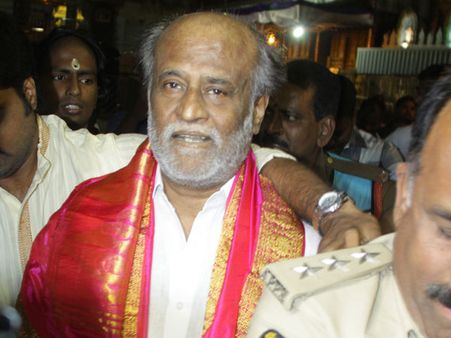 திருப்பதி ஏழுமலையானை தரிசித்த ரஜினிகாந்த்