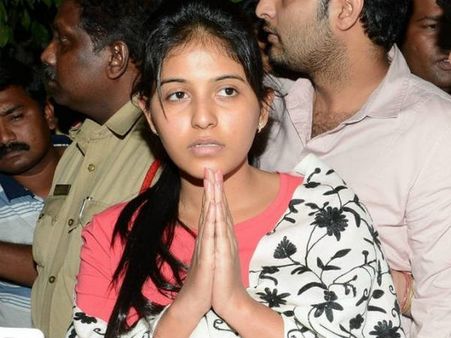 களஞ்சியம் வக்கீல் ஆஜராகவில்லை... அஞ்சலிக்கு எதிரான வழக்கு விசாரணைக்கு இடைக்காலத் தடை