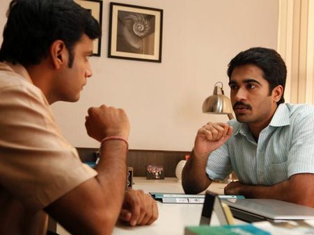 அட, பத்திரிகையாளர்களுக்கும் பட வாய்ப்பு தரத் தயாரா இருக்காருப்பா ஒரு தயாரிப்பாளர்!!