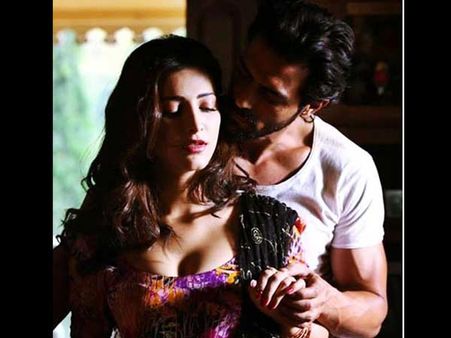 'ஸ்ருதி... நீங்க படத்தோட நடிகை மட்டும்தான்... உங்க வேலைய பாருங்க'- தயாரிப்பாளர் கண்டனம்