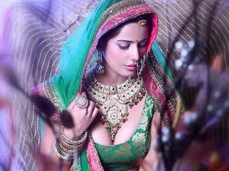 எனக்கு மட்டும் சான்ஸ் கிடைச்சா, விடவே மாட்டேன்...'இளவரசி' பூனம் பாண்டேவின் ஆசை