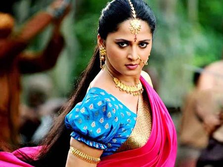 ஜைன துறவிகள் எதிர்ப்பு- அனுஷ்கா நடித்த 'பாஹூபாலி'க்கு சிக்கல்