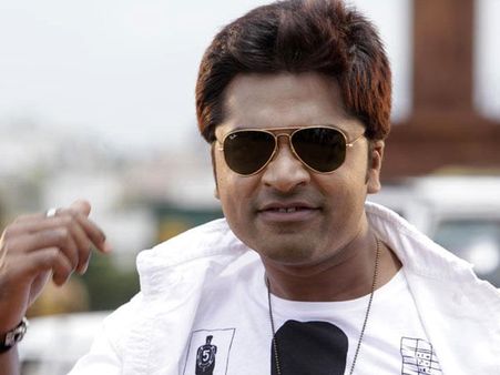 என் ஃபுல் சப்போர்ட் உங்களுக்கே: இஸ்லாமை பின்பற்றும் யுவனுக்கு சிம்பு ஆதரவு