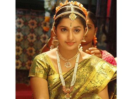 நடிகை மீரா ஜாஸ்மின் 2 நாளைக்கு முன் பதிவு திருமணம்! துபாய் இஞ்ஜினியரை மணந்தார்!