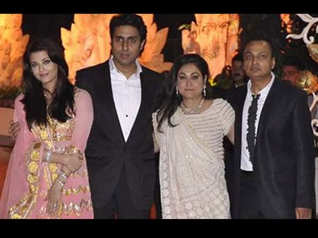 அம்பானி பார்ட்டி.. அப்டிக்கா போன மாமியார்.. இப்டிக்கா போன மருமகள்.. இது ஐஸ்வர்யா வீட்டுக் கலாட்டா!