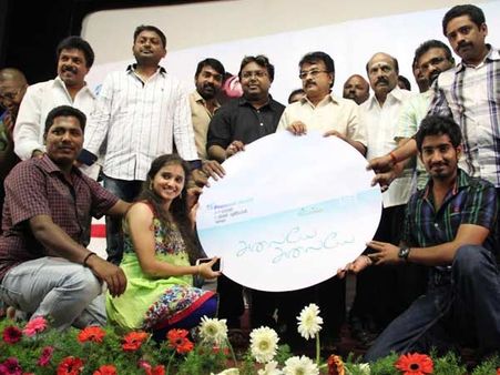 'சார்.. முதல்நாள் முதல் ஷோவுக்கு ரெண்டுபேர்தான் வந்திருக்காங்க.. படத்தை தூக்கிடவா?'