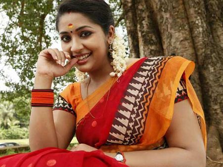 மீண்டும் நடிக்க வந்தார் நவ்யா... பி.வாசு இயக்கத்தில் கன்னடத்தில் நடிக்கிறார்!