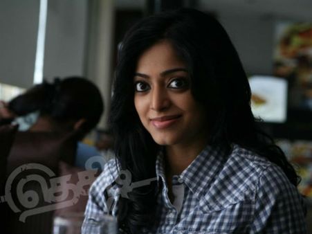 அஜீத்தா, விஜய்யான்னா அஜீத் தான்: ஜனனி அய்யர்