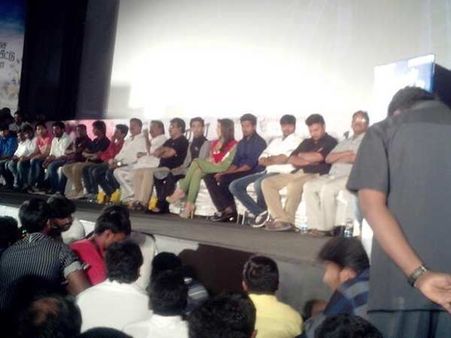 கூட்டத்தை கட்டுப்படுத்த முடியல.. இனி ட்ரேட் சென்டரில்தான் விழாக்கள்!- தயாரிப்பாளர்கள்