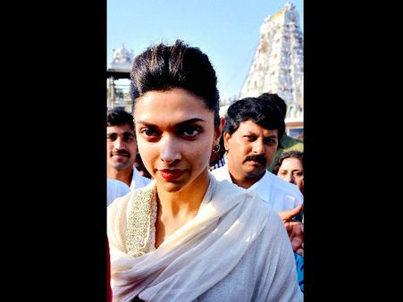 ஏழுமலையான தரிசிக்க வந்த சினேகா, தீபிகா படுகோனே, ஜூகிசாவ்லா: ரசிகர்கள் குவிந்தனர்