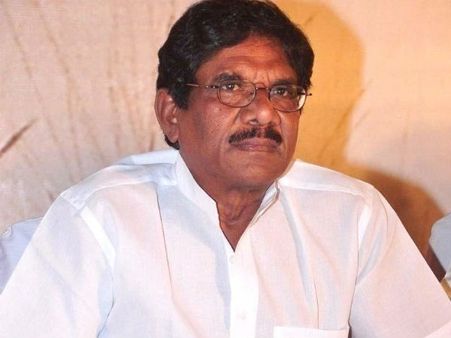 வடிவேலு படத்தை எதிர்த்தால் இங்கும் தாக்கரேக்கள் தோன்றுவார்கள்! - பாரதிராஜா