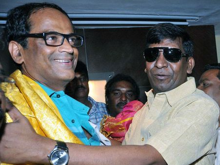 வடிவேலு படத்துக்கு தீர்ந்தது சிக்கல்... தெலுங்கு அமைப்புகளுடன் சுமூக உடன்பாடு.. சிக்கலின்றி ரிலீஸ்!