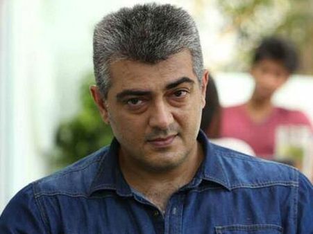 பிறந்த நாளன்று ஷிர்டி சாய்பாபா கோயிலில் பிரார்த்தனை செய்த அஜீத்!