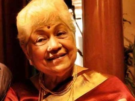 அம்மா, பாட்டி வேஷத்துக்குக் கூட தமிழ் நடிகைகளைப் புறக்கணிக்கிறார்களே!- சவுகார் ஜானகி