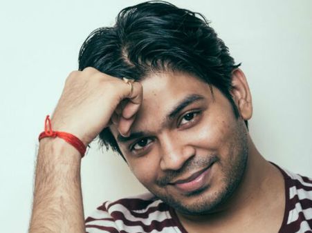 பாடகர் அங்கித் பலாத்கார வீடியோவை வெளியிடுவேன் என மிரட்டினார்: பாதிக்கப்பட்ட பெண்