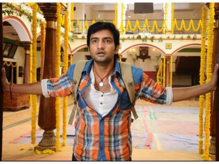 வல்லவனுக்கு புல்லும் ஆயுதம் - விமர்சனம்