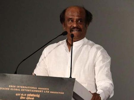 சரித்திர வெற்றி: நரேந்திர மோடி, ஜெயலலிதாவுக்கு ரஜினி வாழ்த்து!