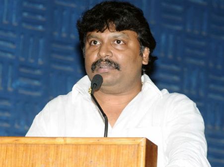 விநியோகஸ்தராக வந்து தயாரிப்பாளராகக் கலக்கும் ஜேஎஸ்கே!