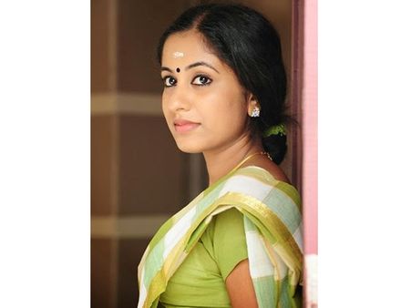 தயாரிப்பு நிர்வாகி மீது ஹீரோயின் பாலியல் புகார்