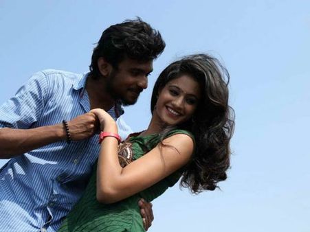 'எவன்'... அம்மாவையும் மகனையும் சேர்க்க காதலி படும் பாடு!