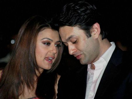 என் அம்மாவுக்கு உட்கார இடம் கொடுக்காமல் 20 நிமிடம் நிற்கவிட்டார் நடிகை ப்ரீத்தி: நெஸ் வாடியா