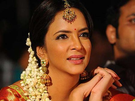 வாடகைத் தாய் மூலம் குழந்தைப் பெற்ற லட்சுமி மஞ்சு!