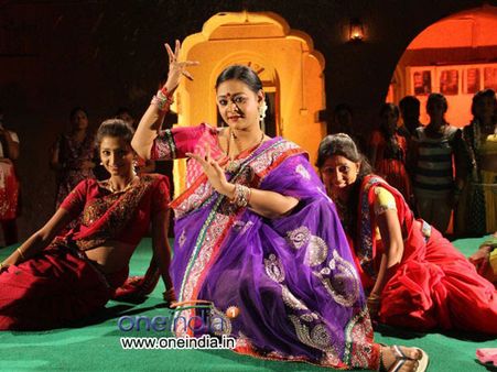 ஷகிலா இயக்கும் படம்... வேறென்ன, பலான விவகாரம்தான் கதை!