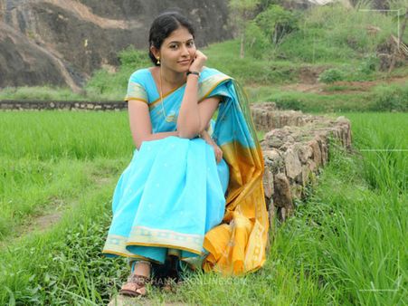 புதிய தமிழ்ப் படத்தில் ஒப்பந்தமானார் அஞ்சலி.. ஜெயம் ரவிக்கு ஜோடி!