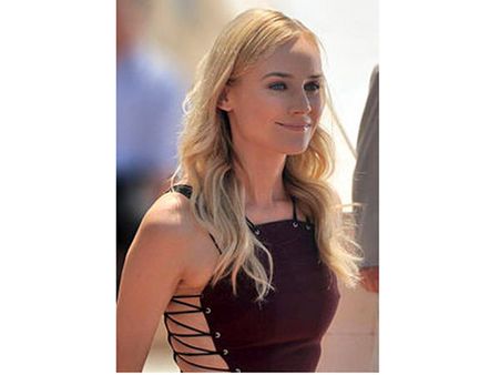 ஹாலிவுட்டின் 'லேடி அஜீத்' டயான் க்ரூகர்: பணிப்பெண்ணுக்கு வீடு பரிசு