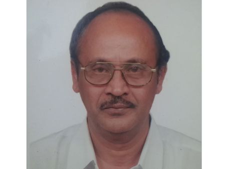 நடிகை மீனாவின் தந்தை மரணம்