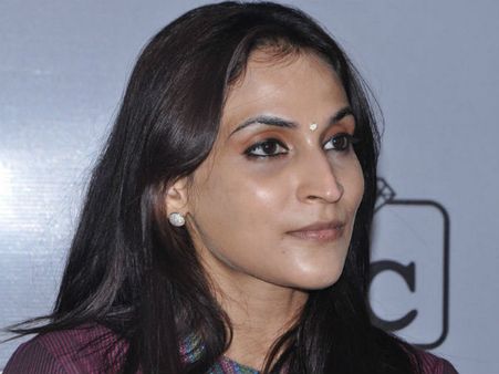 சொதப்பல்களைச் சுவாரஸ்ய டீசராக்கிய ஐஸ்வர்யா தனுஷ்!