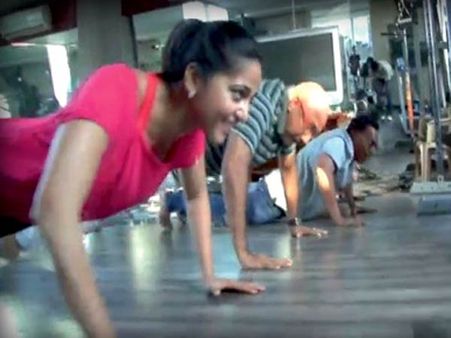 நடிகை அனுஷ்காவின் உடற்பயிற்சி வீடியோக்கள் இணையதளத்தில் வெளியீடு!