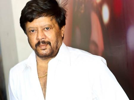 குயின் படத்தை நான்கு மொழிகளில் ரீமேக் செய்யும் தியாகராஜன்.. பிறந்த நாளில் அறிவிப்பு!