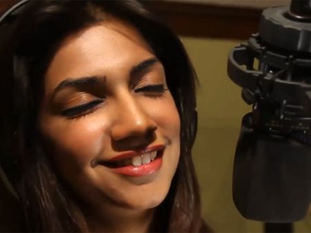 பாடகியான விஜய் டிவி தொகுப்பாளினி பாவனா