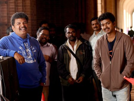 விஜய் இஸ் வெயிட்டிங்: கோரிக்கையை ஏற்பாரா இயக்குனர் ஷங்கர்?