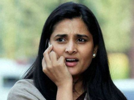 தேர்தலில் 'மொத்திய' மக்கள்.. தோல்வியால் மீண்டும் சினிமாவுக்குத் திரும்பிய 'குத்து' ரம்யா!