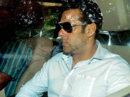 மானை வேட்டையாடிய வழக்கு: சல்மானுக்கு உச்ச நீதிமன்றம் நோட்டீஸ்