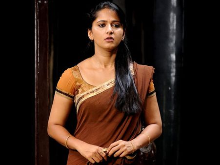 வாயை கொடுத்து வம்பில் சிக்கிய அனுஷ்கா