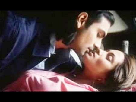 இந்தி நடிகைகளை தொடர்ந்து அச்சுறுத்தும் எம்.எம்.எஸ் ஆபாச வீடியோக்கள்