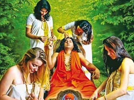 பெண்களுடன் ஆபாச கோலத்தில் சாமியார் - படத்துக்கு தடைகோரி வழக்கு