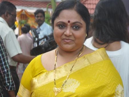 விவாகரத்து வழக்கு: புகார் கூறிய நடிகை சரிதா, வழக்கை ஒத்தி வைத்த கேரள கோர்ட்