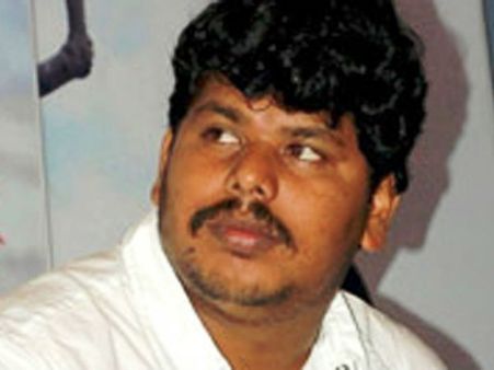 மோசடி புகார்... 'ஈகோ' இயக்குநரை போலீஸ் தேடுகிறது!