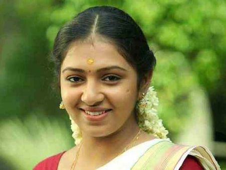 எனக்கு 'அது' வேணவே வேணாம்ப்பா... லட்சுமி மேனன் அதிரடி!