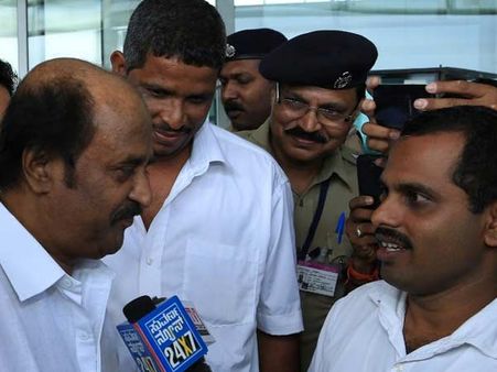 அரசியலுக்கு வருவது தெய்வச்செயல்; கடவுள் மனது வைக்கவேண்டும்: ரஜினிகாந்த்