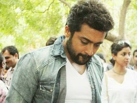 கிண்டல் செய்த ரசிகர்கள்: கோபத்தில் மாஸ் படப்பிடிப்பில் இருந்து கிளம்பிய சூர்யா